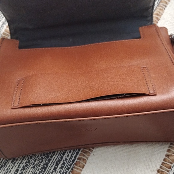 Matt and Nat crossbody vegan Leather. - Picture 10 of 11